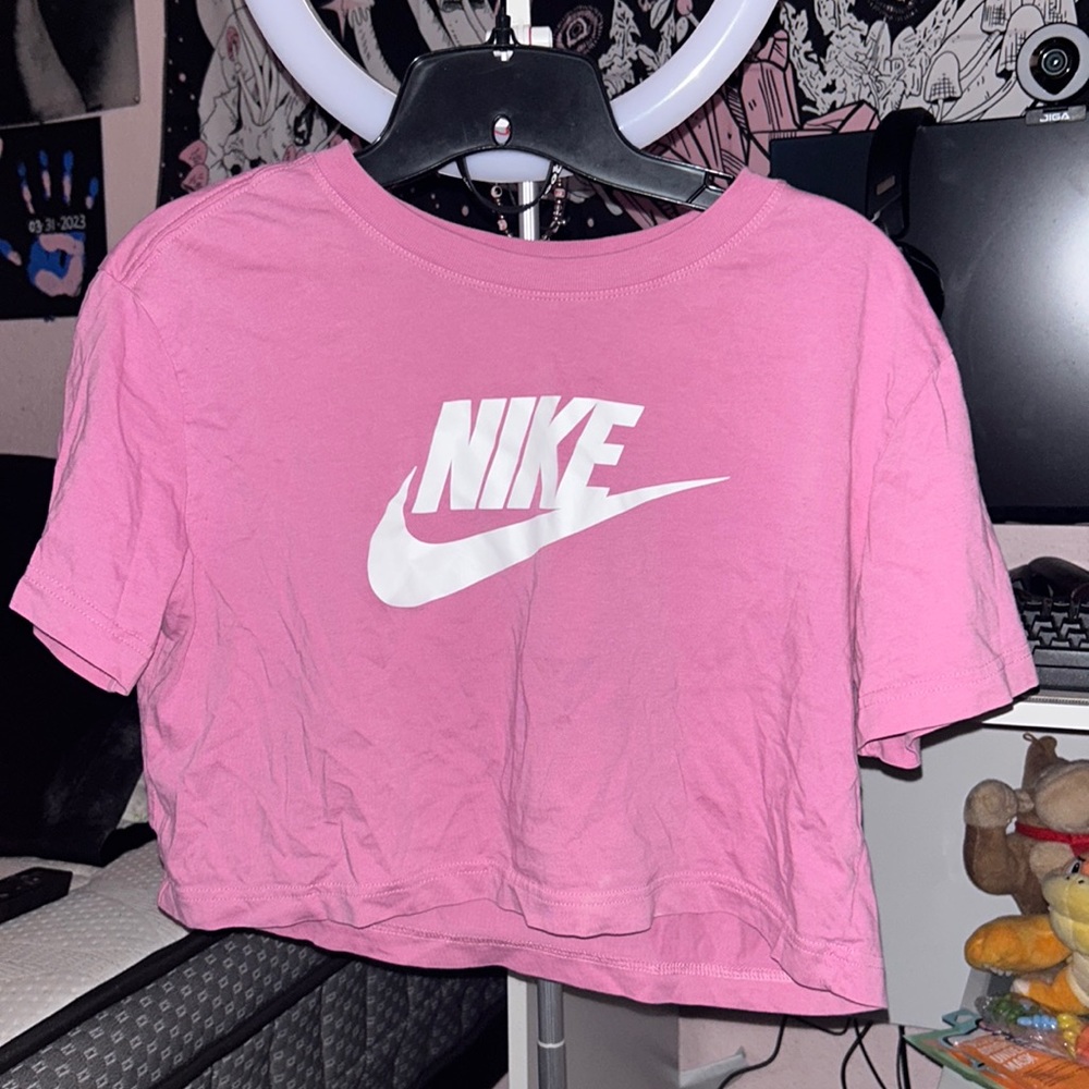 pink nike crop top